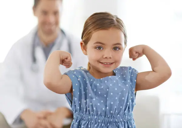 Pediatriker Barn Och Arm Med Flex För Tillväxt Modig Och — Stockfoto