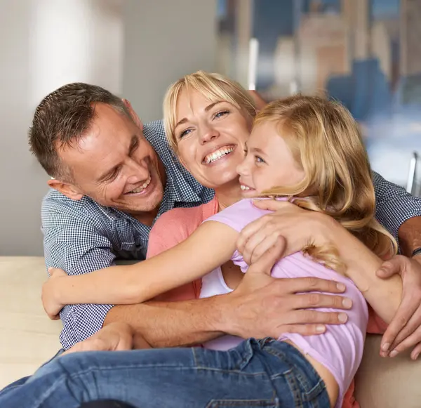 Happy Child Parents Sofa Love Relax Bonding Together Home Weekend — Stock Photo, Image
