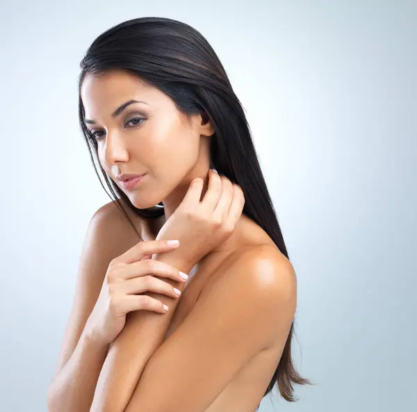 Mujer Cabello Belleza Con Cosméticos Estudio Dermatología Bienestar Con Tratamiento — Foto de Stock