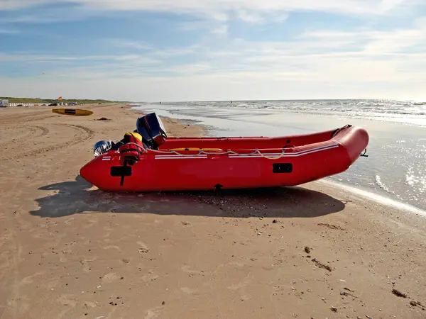 Strand Outdoor Opblaasbare Boot Zand Natuur Door Zee Voor Reizen — Stockfoto