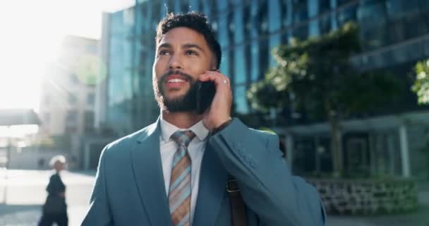 Adamı Konuşma Telefon Görüşmesi Yerine Giderken Şehirde Kariyer Büyümesi Için — Stok video