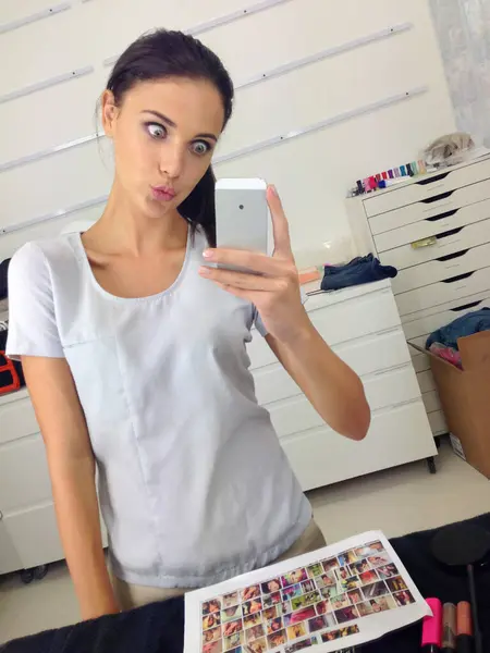 Woman Selfie Phone Fashion Makeup Cosmetics Dressing Room Photo Media — Stock Photo, Image