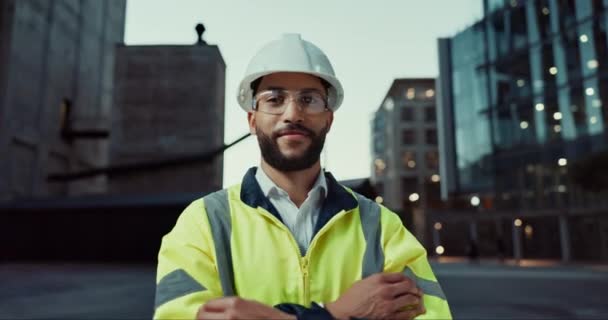 Cara Sitio Construcción Hombre Feliz Ciudad Con Los Brazos Cruzados — Vídeos de Stock