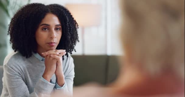 Θεραπεία Συμβουλευτική Και Γυναίκα Ψυχολόγο Ακούστε Για Συμβουλές Συνομιλία Και — Αρχείο Βίντεο