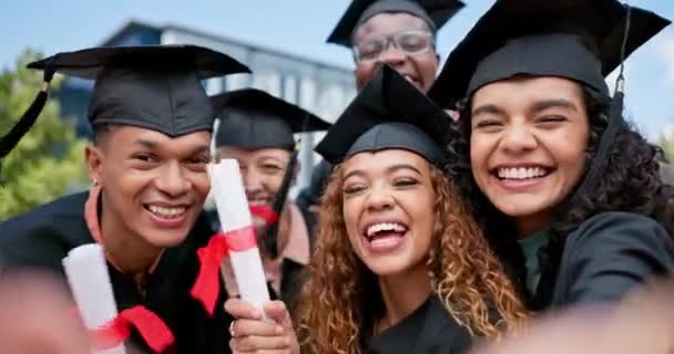 Pessoas Amigos Selfie Graduação Com Certificado Memória Celebração Para Sucesso — Vídeo de Stock