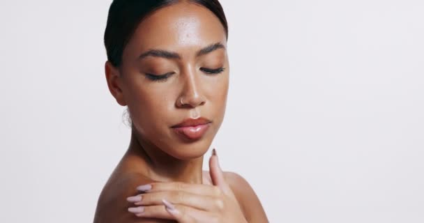 Face Skincare Mulher Com Beleza Creme Bem Estar Fundo Estúdio — Vídeo de Stock
