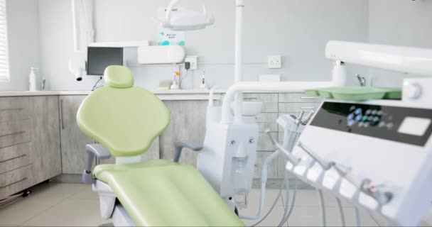 Salle Vide Chaise Équipement Dentiste Avec Outils Nettoyage Intérieur Salle — Video