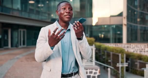 흥미로운 점원의 달성을 도시에서 사업가 우승자 스마트 아프리카 전문가 채팅에서 — 비디오