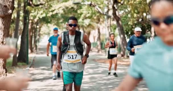 Air Maraton Dan Berlari Dengan Ras Kompetisi Dan Kesehatan Untuk — Stok Video