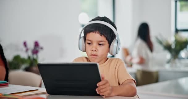 Gyermek Tabletta Konyha Oktatással Tanulással Növekedéssel Jövő Tudás Számára Család — Stock videók