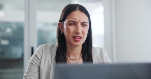 Kadın Yerinde Stres Stresi Yüzünden Baş Ağrısı Aşırı Çalışma Yükü — Stok video