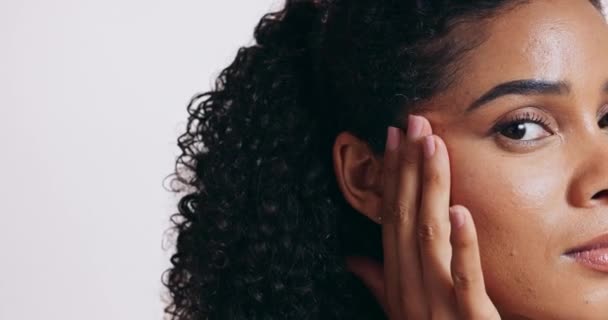 Cuidado Piel Belleza Rostro Mujer Negra Estudio Para Cosméticos Bienestar — Vídeo de stock