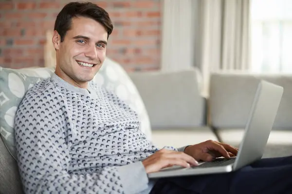 Relaks Portret Lub Biznesmen Laptopie Zdalnej Pracy Artykuł Post Lub — Zdjęcie stockowe