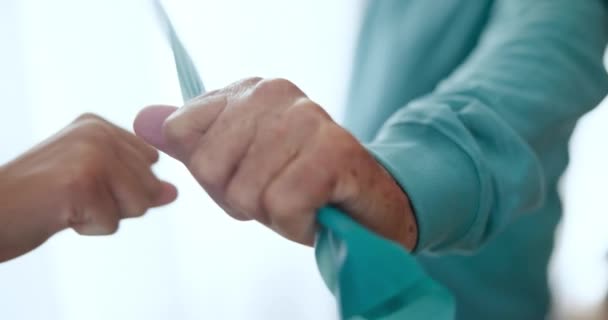 Mão Fisioterapia Banda Alongamento Para Cuidados Saúde Bem Estar Reabilitação — Vídeo de Stock