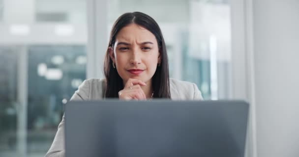 Negocios Pensamiento Mujer Con Una Computadora Portátil Resolución Problemas Lluvia — Vídeos de Stock