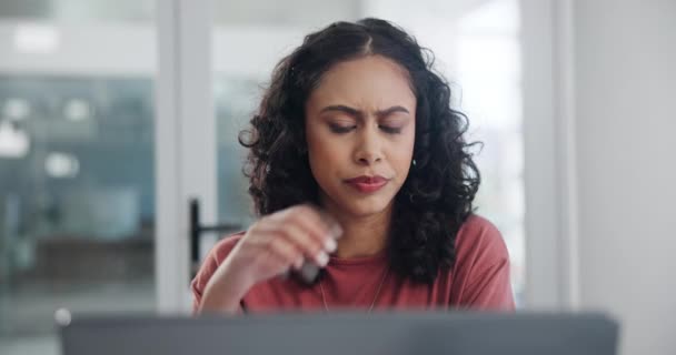 Inspirado Mulher Laptop Para Procurar Escrever Proposta Problema Resolução Gerenciamento — Vídeo de Stock