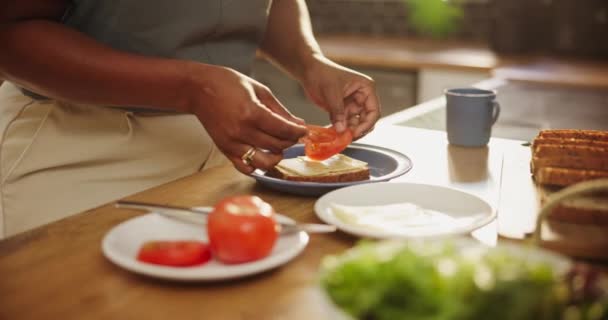 Hogar Comida Manos Mujer Cocina Para Sándwich Comida Almuerzo Saludable — Vídeos de Stock