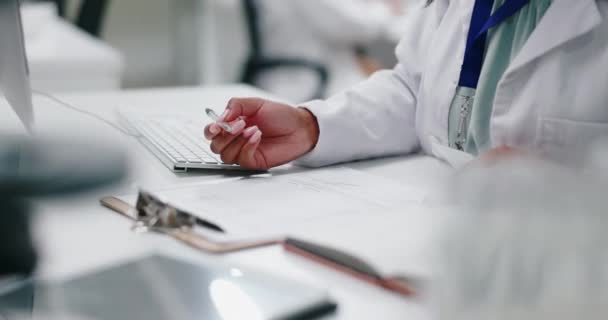 Mão Laboratório Lista Verificação Área Transferência Saúde Médica Avanço Ciência — Vídeo de Stock