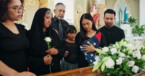 Begravning Familj Och Tjänst För Veteran Död Och Sorg Kyrkan — Stockvideo