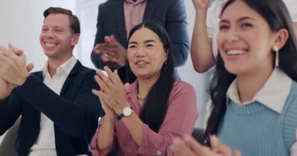 Podnikatelé Publikum Tým Tleskání Úspěch Gratulace Nebo Chvála Oslavy Dílně — Stock video