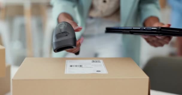 Hands Box Scanner Barcode Shipping Tablet Stock Check Data Commercial — Stock Video