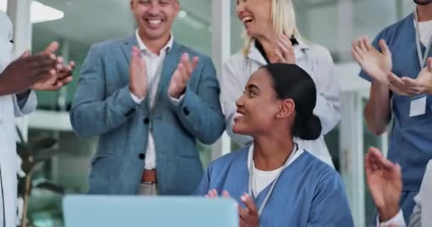 Infirmière Merci Applaudissements Promotion Succès Médical Hospitalier Avec Une Femme — Video