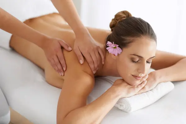Relax Massage Woman Hotel Spa Health Wellness Zen Balance Luxury — Stock Photo, Image