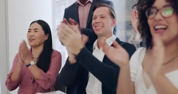 Geschäftsleute Publikum Und Team Applaudieren Für Erfolgreiche Meetings Glückwünsche Oder — Stockvideo