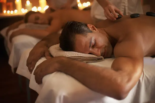 Par Hot Stone Massage Och Behandling Spa Med Massös Wellness — Stockfoto