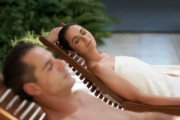 Man Vrouw Stel Ontspannen Reis Vakantie Vakantie Resort Hotel Lodge — Stockfoto