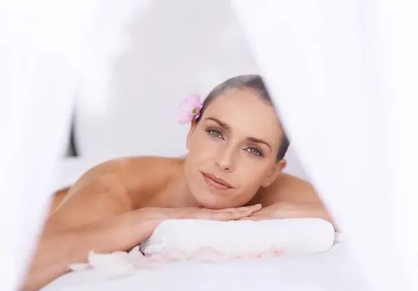 Slappna Massage Och Porträtt Kvinnan Hotellets Spa För Hälsa Välbefinnande — Stockfoto