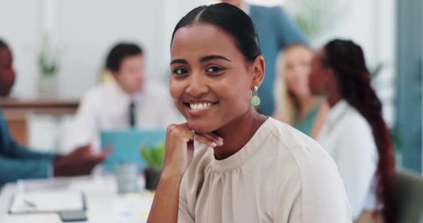 Bizneswoman Twarz Uśmiech Nowoczesnym Biurze Ambicji Nowej Pracy Zaangażowaniem Karierze — Wideo stockowe