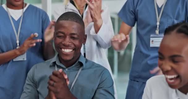Dokter Dank Applaus Van Promotie Medisch Ziekenhuis Succes Met Zwarte — Stockvideo
