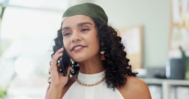 Perancang Busana Telepon Dan Wanita Kantor Untuk Percakapan Obrolan Dan — Stok Video