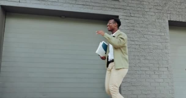 Entreprise Danse Homme Noir Avec Célébration Danse Dans Une Ville — Video