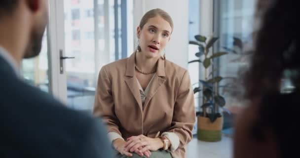 사무실에서 프로세스를위한 비즈니스 인터뷰 직업적인 노동자 기회로 말하는 클라이언트를 사람들 — 비디오