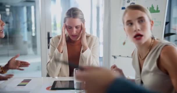 Incontro Lavoro Conflitto Mal Testa Parte Una Donna Con Team — Video Stock