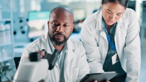 Teamwork Mensen Onderzoek Met Tablet Wetenschap Biotechnologie Met Innovatie Farmaceutica — Stockvideo
