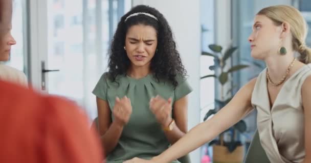 Kadın Grup Toplantısından Sonra Ruh Sağlığı Terapisinde Tartışma Ağlama Empati — Stok video