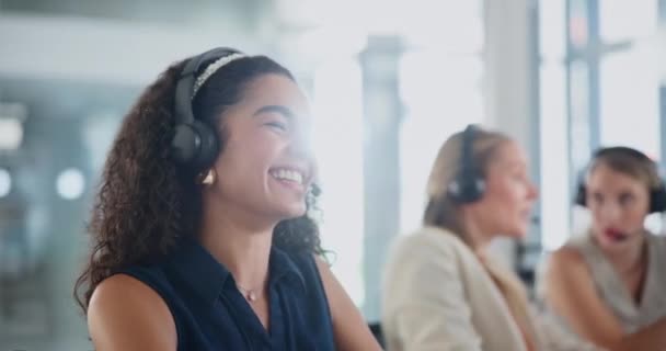 顧客サポート Eコマースのコミュニケーション サービスのためのコンサルタント コールセンター Faq エージェントやメキシコのアドバイザーの幸せな顔 バーチャルチャットで笑う テレコムまたはオフィスで私達に連絡してください — ストック動画