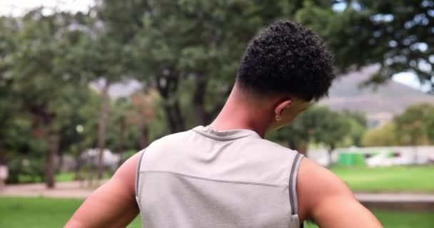 Fitness Alongamento Pescoço Homem Parque Para Treino Matinal Livre Jardim — Vídeo de Stock