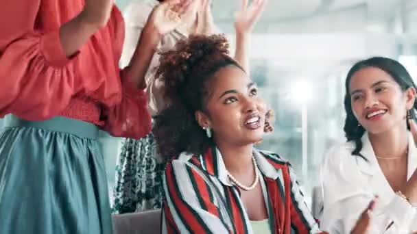 Cíle Ženy Nebo Podnikatelé Tleskání Prezentaci Pro Vítězství Týmová Podpora — Stock video