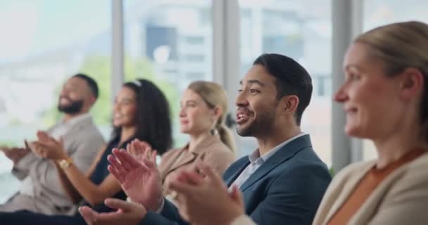 Adamları Toplantı Atölyede Başarı Sunum Toplantı Odasında Seminer Için Alkış — Stok video