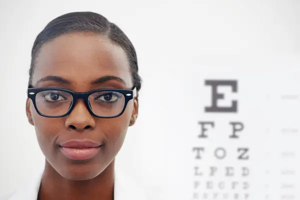 Visie Test Portret Van Vrouw Met Optometrie Oogonderzoek Arts Gezondheidszorg — Stockfoto