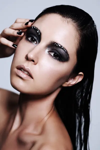 Woman Eyeshadow Portrait Skincare Makeup Manicure Cosmetic Studio Model Beautiful — Stock Photo, Image