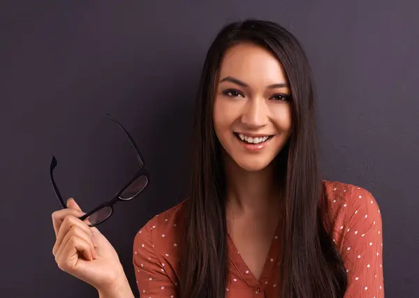 Vrouw Portret Bril Studio Voor Oogverzorging Recept Met Zelfverzekerde Glimlach — Stockfoto