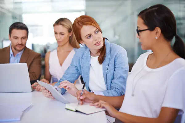 Negócios Mulheres Trabalho Equipe Reunião Com Planejamento Projeto Criativo Feedback — Fotografia de Stock