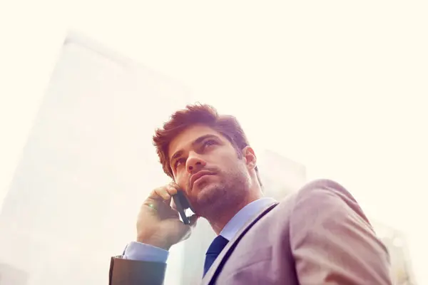 Forretningsmann Smarttelefon Kommunikasjon Byen Forretninger Bedrifter Pendling Til Jobb Mannlig – stockfoto