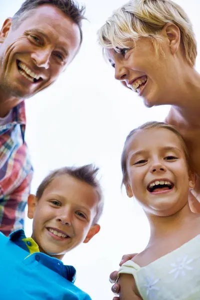 Muotokuva Matala Kulma Perhe Lasten Kanssa Onnellisuus Sitoutuminen Yhdessä Viikonlopun — kuvapankkivalokuva