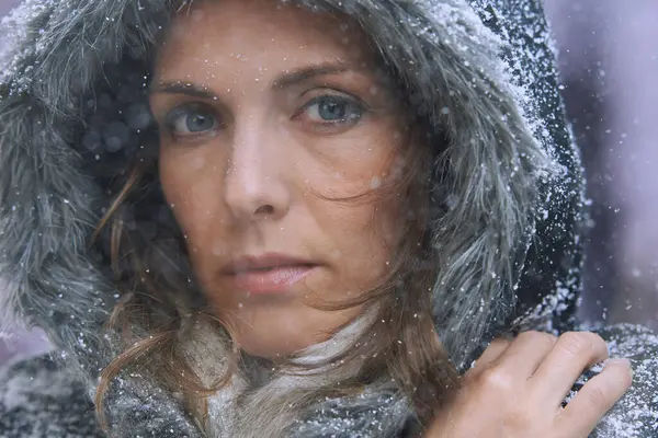 Nieve Mujer Retrato Naturaleza Con Clima Frío Clima Con Moda —  Fotos de Stock